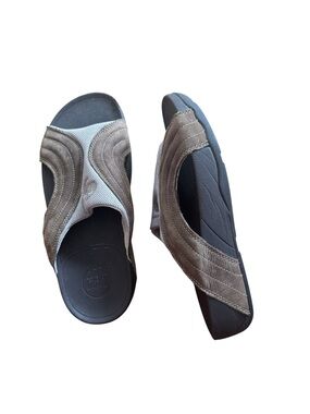 Mens Fitflop Slip-On Sport Sandals in Brown and Gray used very little,size 11